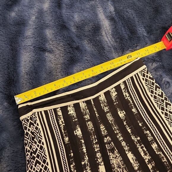 Fab'rik black and cream geometric palazzo pants size S! - Picture 14 of 14